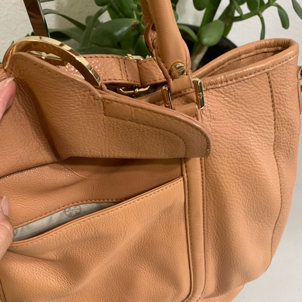 ๐๐ Tory Burch Camel Leather Shoulder Bag - Picture 11 of 14
